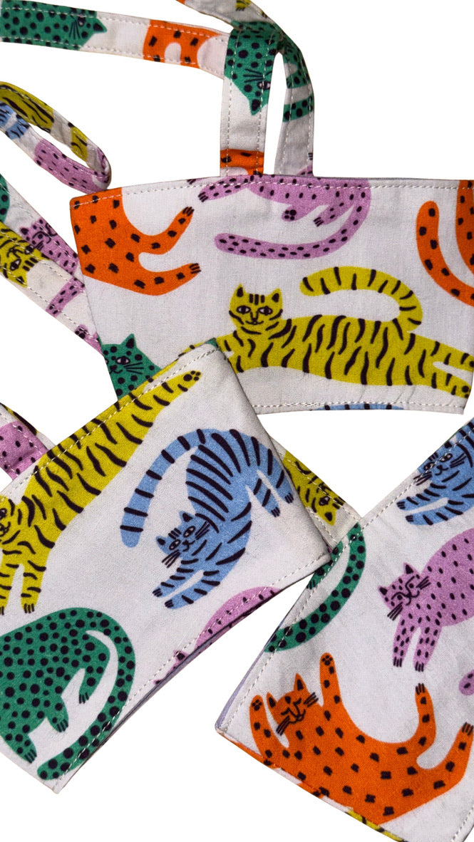 Cup carrier (neon cats)