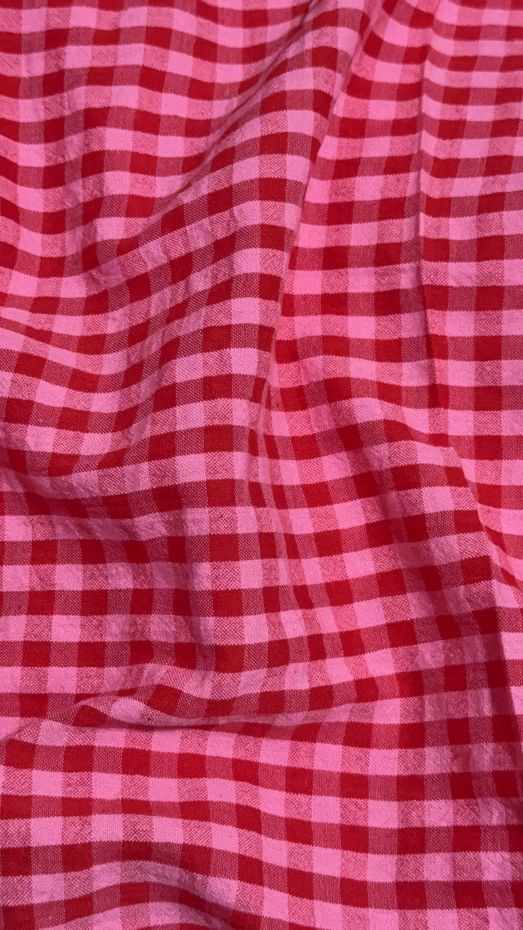 Seersucker cotton in Pink / Red Gingham
